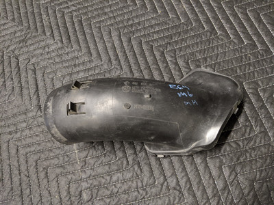 BMW E63/E64 6-Series M6 Engine Intake Duct 13717521014 BMW E63/E64 6-Series M6 Engine Intake Duct 13717521014