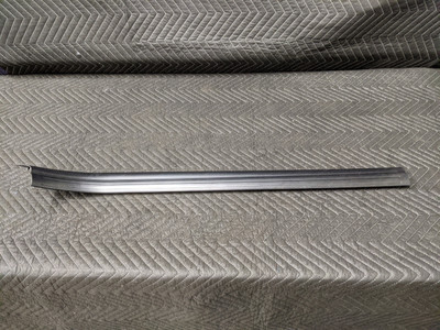 BMW E63/E64 6-Series M6 Door Sill Trim Cover Right Schwarz 51477008932 BMW E63/E64 6-Series M6 Door Sill Trim Cover Right Schwarz 51477008932