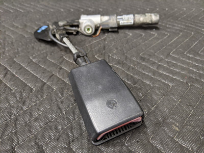BMW E38/E39 5-Series 7-Series Lower Seat Belt Receiver Front Right Passenger 72118221010 BMW E38/E39 5-Series 7-Series Lower Seat Belt Receiver Front Right Passenger 72118221010