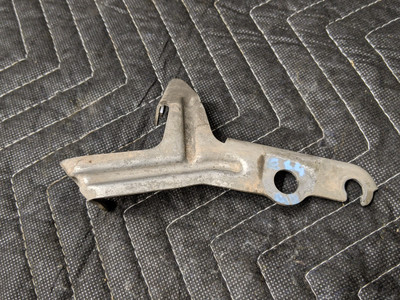 BMW E63/E64 M6 Front Brake Cable Bracket Left 34522283185 BMW E63/E64 M6 Front Brake Cable Bracket Left 34522283185