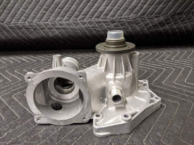 BMW E38 7-Series M62 Engine Water Pump GRAF 11511742647 BMW E38 7-Series M62 Engine Water Pump GRAF 11511742647