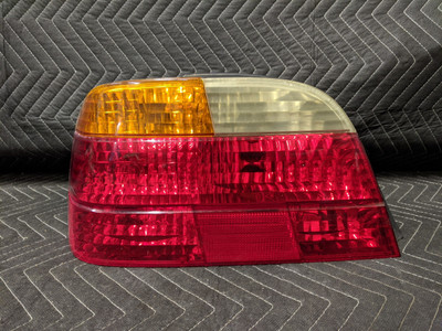 BMW E38 7-Series Tail Light Rear Left Driver 8379187 BMW E38 7-Series Tail Light Rear Left Driver 8379187