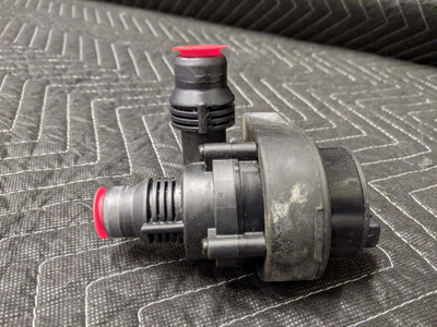 BMW E53 X5 Additional Auxiliary Water Pump 64116955122 BMW E53 X5 Additional Auxiliary Water Pump 64116955122