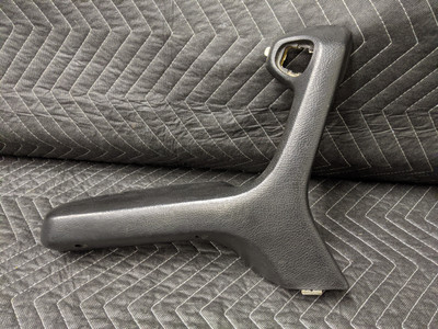 BMW E30 3-Series M3 Front Door Armrest Left Driver Schwarz 1884363 BMW E30 3-Series M3 Front Door Armrest Left Driver Schwarz 1884363