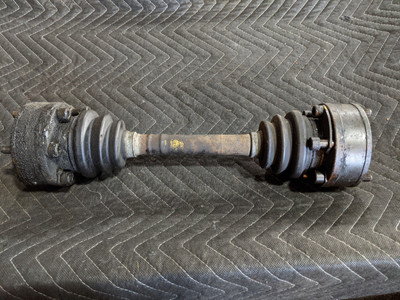 BMW E12/E23/E24 Rear Axle Output Shaft 33211105428 BMW E12/E23/E24 Rear Axle Output Shaft 33211105428