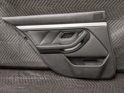 BMW E39 5-Series Rear Left Door Card Schwarz 8159649 BMW E39 5-Series Rear Left Door Card Schwarz 8159649