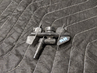 BMW E46 3-Series Headlight Washer Nozzle Right 61678375542 BMW E46 3-Series Headlight Washer Nozzle Right 61678375542