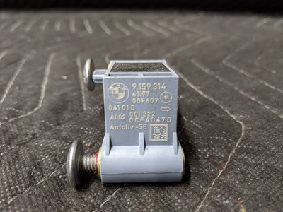 BMW F01/F02/F03/F04/F07/F10/F11 B-Pillar Sensor 65779159314 BMW F01/F02/F03/F04/F07/F10/F11 B-Pillar Sensor 65779159314