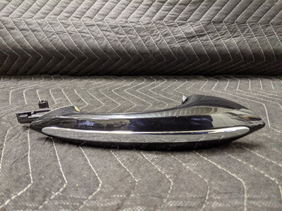 BMW F01/F02/F03/F04/F06/F07/F10/F11/F12/F13 Exterior Door Handle Left 51217231929 BMW F01/F02/F03/F04/F06/F07/F10/F11/F12/F13 Exterior Door Handle Left 51217231929