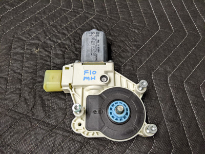 BMW F10/F11 5-Series Power Window Drive Motor Right 51337248172 BMW F10/F11 5-Series Power Window Drive Motor Right 51337248172