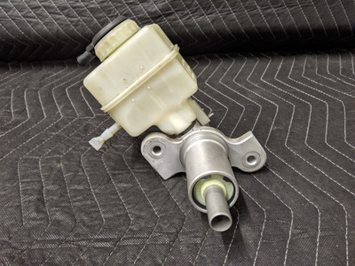 BMW F06/F07/F10/F11/F12/F13/F18 Brake Master Cylinder 34336796729 BMW F06/F07/F10/F11/F12/F13/F18 Brake Master Cylinder 34336796729