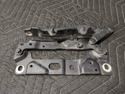 BMW F10/F11 5-Series Hood Hinge Right Passenger 7191328 BMW F10/F11 5-Series Hood Hinge Right Passenger 7191328