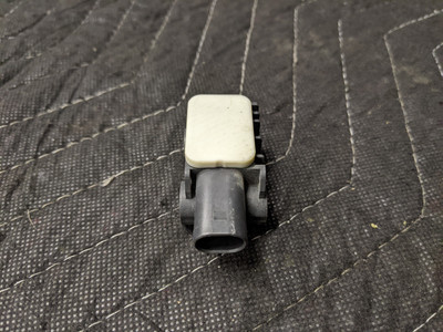 BMW E82/E88/E90/E91/E92/E93 Accelerating Sensor 65776988143 BMW E82/E88/E90/E91/E92/E93 Accelerating Sensor 65776988143