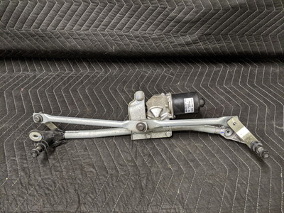BMW E81/E82/E87/E88 1-Series Windshield Wiper System 7193036 BMW E81/E82/E87/E88 1-Series Windshield Wiper System 7193036
