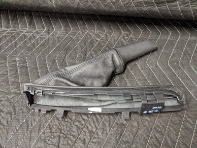 BMW E81/E82/E87/E88 1-Series Handbrake Lever Cover Schwarz 34429142749 BMW E81/E82/E87/E88 1-Series Handbrake Lever Cover Schwarz 34429142749