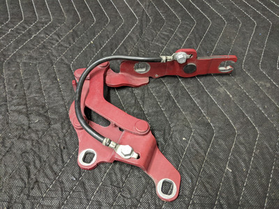 BMW E82 1-Series Hood Hinge Left Driver 7060559 BMW E82 1-Series Hood Hinge Left Driver 7060559