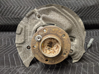 BMW E82 1-Series Front Knuckle Spindle Left Driver 31216773209 BMW E82 1-Series Front Knuckle Spindle Left Driver 31216773209