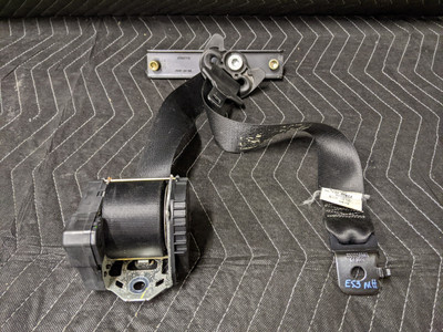 BMW E53 X5 Seatbelt Upper Rear Right Passenger Schwarz 72117051518 BMW E53 X5 Seatbelt Upper Rear Right Passenger Schwarz 72117051518