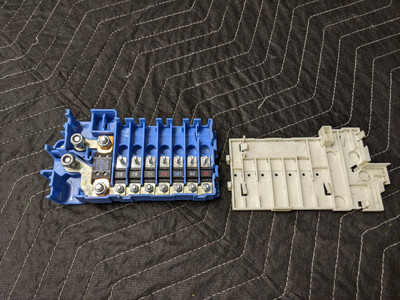 BMW E38/E39 5-Series 7-Series Fuse Relay Junction Box 61136924976 BMW E38/E39 5-Series 7-Series Fuse Relay Junction Box 61136924976