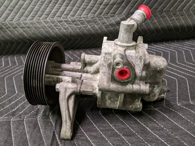 BMW F01/F02/F06/F07/F10/F11/F12/F13 Power Steering Pump 32416794350 BMW F01/F02/F06/F07/F10/F11/F12/F13 Power Steering Pump 32416794350