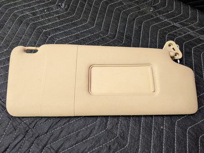 BMW E83 X3 Sun Visor Mirror Illuminated Sandbeige Right Passenger 51163404026 BMW E83 X3 Sun Visor Mirror Illuminated Sandbeige Right Passenger 51163404026