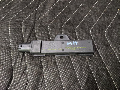 BMW F07/F10/F11 5-Series Comfort Access Outside Antenna 65209220831 BMW F07/F10/F11 5-Series Comfort Access Outside Antenna 65209220831