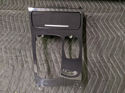 BMW F07 5-Series GT Center Console Cupholder Trim Schwarz 9142165 BMW F07 5-Series GT Center Console Cupholder Trim Schwarz 9142165