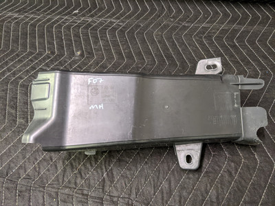 BMW F07 5-Series GT Brake Air Duct Right Front 51747200764 BMW F07 5-Series GT Brake Air Duct Right Front 51747200764