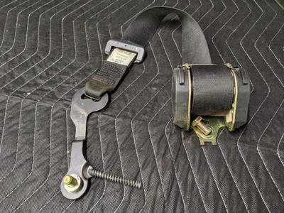 BMW E30 3-Series Convertible Front Upper Seat Belt Right Passenger 72111935614 BMW E30 3-Series Convertible Front Upper Seat Belt Right Passenger 72111935614