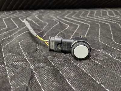 BMW F07 5-Series GT Rear Parking Distance Sensor 9231280 BMW F07 5-Series GT Rear Parking Distance Sensor 9231280