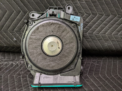 BMW F90/G30/G31 5-Series Central Bass Speaker Left Driver 65136800953 BMW F90/G30/G31 5-Series Central Bass Speaker Left Driver 65136800953