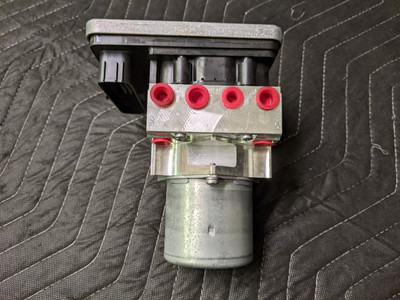 BMW G30 5-Series ABS Anti-Lock Brake Pump Module 34516889164 BMW G30 5-Series ABS Anti-Lock Brake Pump Module 34516889164
