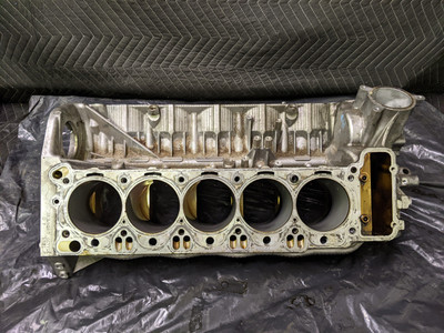 BMW E60/E61/E63/E64 M5 M6 S85 V10 Engine Block 11110443600 BMW E60/E61/E63/E64 M5 M6 S85 V10 Engine Block 11110443600