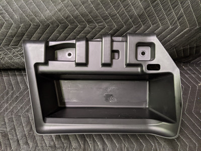 BMW F90/G30 5-Series M5 Trunk Stowage Compartment Right 51477373580 BMW F90/G30 5-Series M5 Trunk Stowage Compartment Right 51477373580