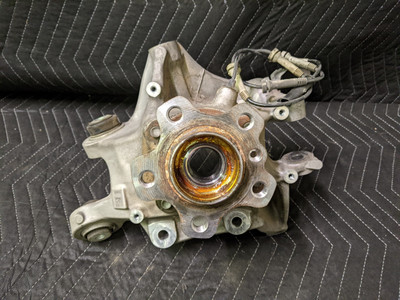 BMW G30 5-Series Rear Right Wheel Hub Knuckle Spindle 6866338 BMW G30 5-Series Rear Right Wheel Hub Knuckle Spindle 6866338