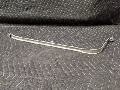 BMW F90/G30/G31 Fuel Tank Tension Strap 16117354283 BMW F90/G30/G31 Fuel Tank Tension Strap 16117354283