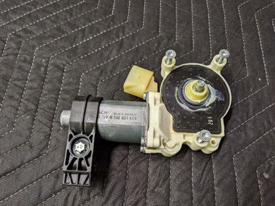 BMW E60/E61 5-Series Front Left Window Lifter Motor 67626981141 BMW E60/E61 5-Series Front Left Window Lifter Motor 67626981141