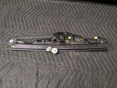 BMW E60/E61 5-Series M5 Rear Right Window Regulator 51357184746 BMW E60/E61 5-Series M5 Rear Right Window Regulator 51357184746