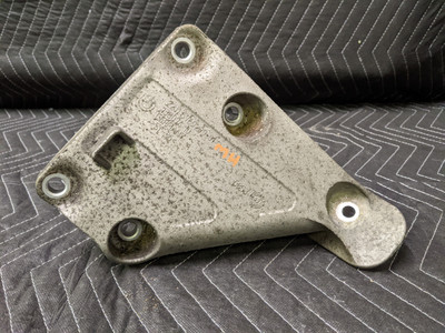 BMW E60/E61 5-Series Engine Support Bracket Left 22116769279 BMW E60/E61 5-Series Engine Support Bracket Left 22116769279