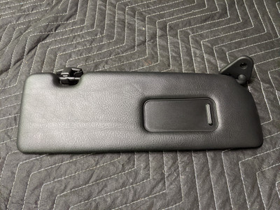 BMW E46 3-Series M3 Convertible Sun Visor Right Schwarz 51168245086 BMW E46 3-Series M3 Convertible Sun Visor Right Schwarz 51168245086