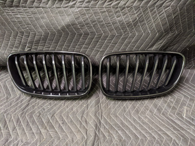 BMW F22/F23 2-Series Front Bumper Grilles Sport Black 51137295524 51137295523 BMW F22/F23 2-Series Front Bumper Grilles Sport Black 51137295524 51137295523
