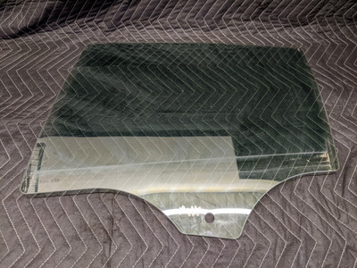 BMW F90/G30 5-Series M5 Rear Left Door Window Glass 51377375189 BMW F90/G30 5-Series M5 Rear Left Door Window Glass 51377375189