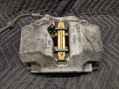 BMW G30 5-Series Front Left Brake Caliper 6883735 BMW G30 5-Series Front Left Brake Caliper 6883735