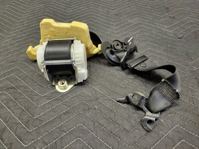 BMW E90/E91 3-Series Front Left Upper Seat Belt 72119117219 BMW E90/E91 3-Series Front Left Upper Seat Belt 72119117219
