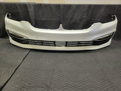 BMW G30 5-Series Front Bumper Mineral White Metallic 7427435