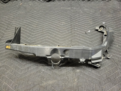 BMW E90/E91 3-Series Headlight Mounting Arm Left 51647138401 BMW E90/E91 3-Series Headlight Mounting Arm Left 51647138401