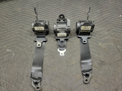 BMW F30 3-Series Rear Upper Seat Belt Set Schwarz 72117259396 BMW F30 3-Series Rear Upper Seat Belt Set Schwarz 72117259396