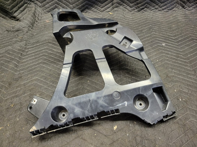BMW E70 X5 Rear Right Bumper Mount 51127227758 BMW E70 X5 Rear Right Bumper Mount 51127227758