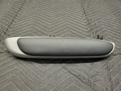 BMW E46 3-Series Coupe Convertible Rear Right Armrest Matte Chrome/Schwarz 51438257962 BMW E46 3-Series Coupe Convertible Rear Right Armrest Matte Chrome/Schwarz 51438257962