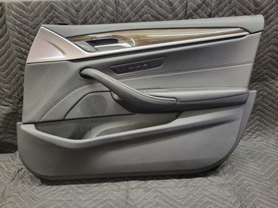 BMW G30 5-Series Front Right Passenger Door Card Dakota Exclusive Schwarz 51418093018 BMW G30 5-Series Front Right Passenger Door Card Dakota Exclusive Schwarz 51418093018
